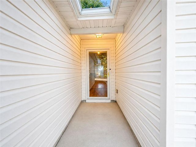 2490 Rambling Way, Lithonia, GA 30058