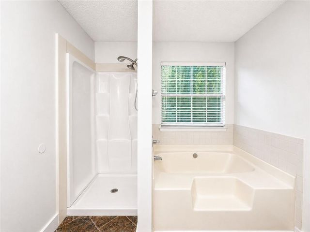2490 Rambling Way, Lithonia, GA 30058