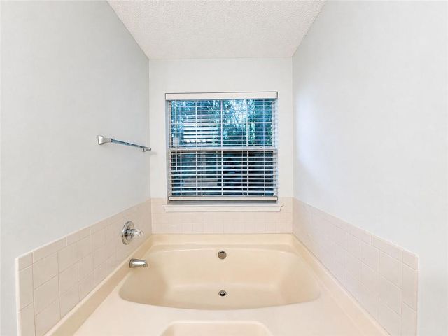 2490 Rambling Way, Lithonia, GA 30058