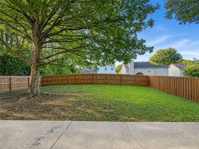 2490 Rambling Way, Lithonia, GA 30058