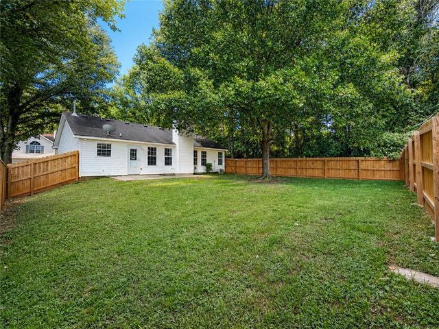 2490 Rambling Way, Lithonia, GA 30058