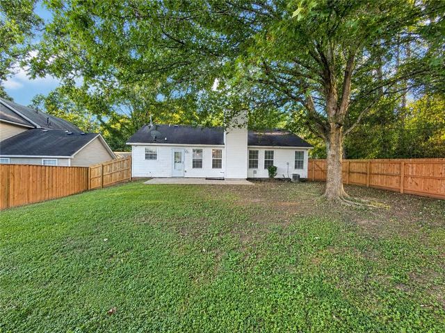 2490 Rambling Way, Lithonia, GA 30058