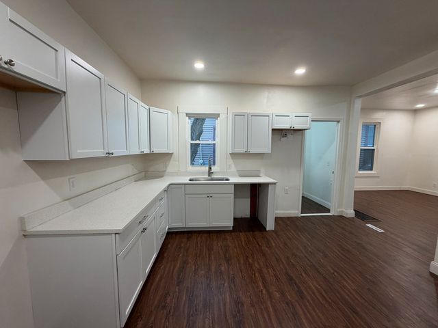 718 17th Street, Rock Island, IL 61201