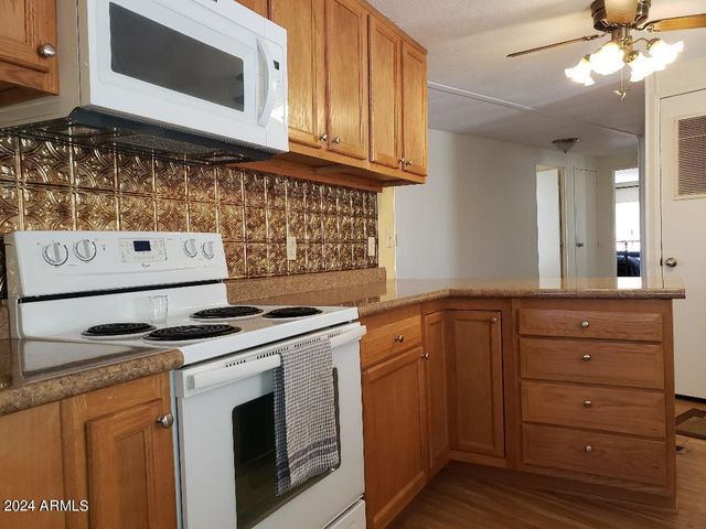10201 N 99TH Avenue 166, Peoria, AZ 85345