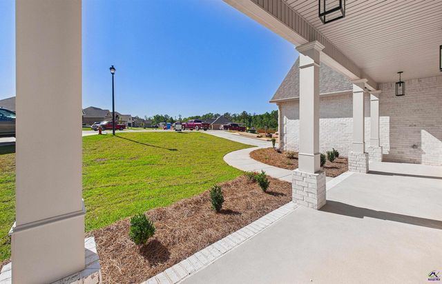 217 Golden Chestnut Bend, Bonaire, GA 31005