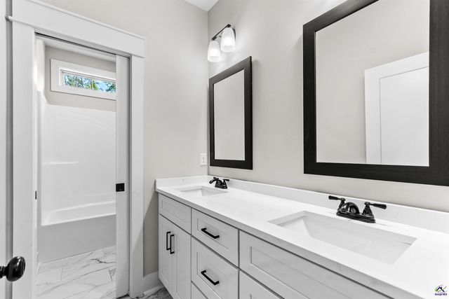 217 Golden Chestnut Bend, Bonaire, GA 31005