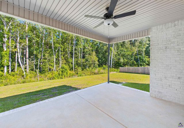 217 Golden Chestnut Bend, Bonaire, GA 31005
