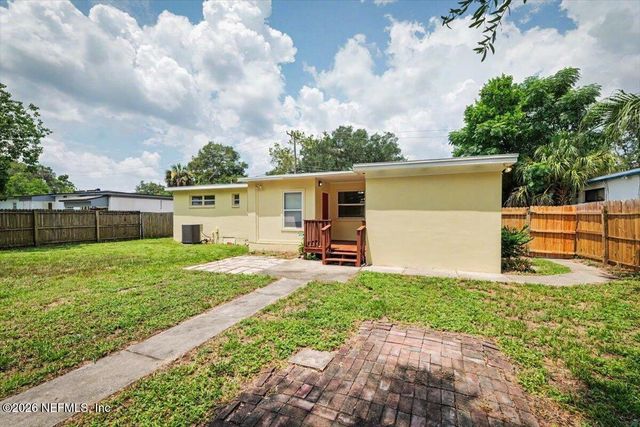 2625 CHARBRAY Drive, Jacksonville, FL 32211