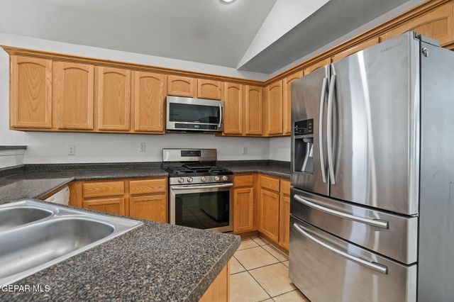 5548 MANUEL MORENO Drive, El Paso, TX 79934
