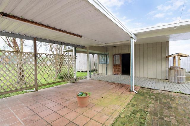 108 Young, Thibodaux, LA 70301