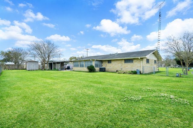 108 Young, Thibodaux, LA 70301