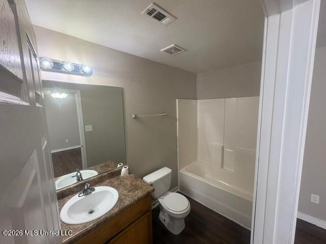 17212 Avondale Circle, D'iberville, MS 39540