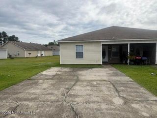 17212 Avondale Circle, D'iberville, MS 39540