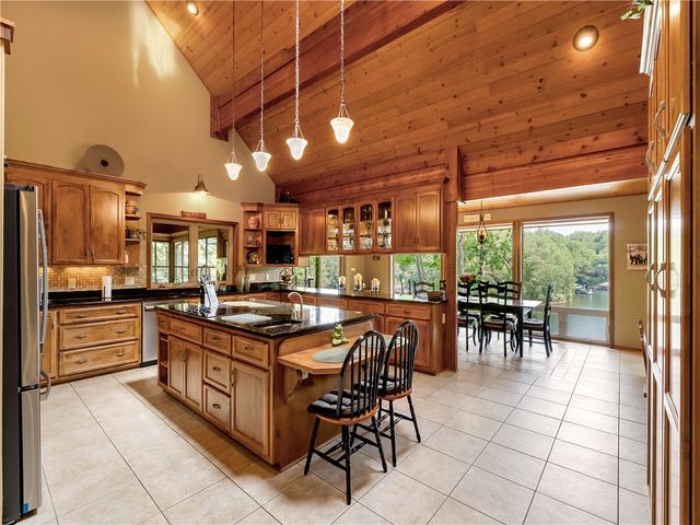 673 Lake Breeze Lane, Salem, SC 29676