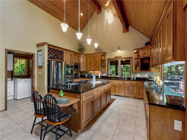 673 Lake Breeze Lane, Salem, SC 29676