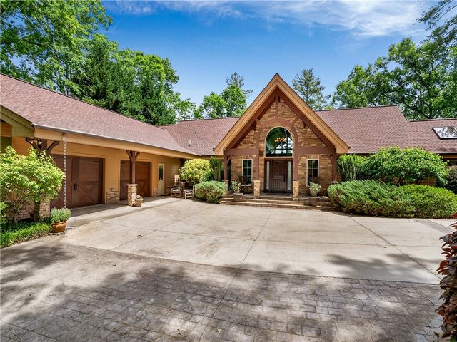 673 Lake Breeze Lane, Salem, SC 29676