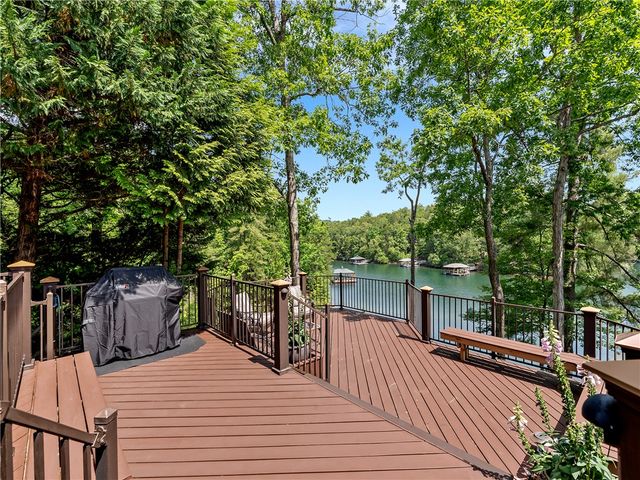 673 Lake Breeze Lane, Salem, SC 29676