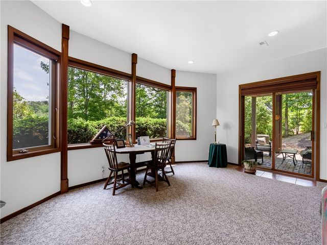 673 Lake Breeze Lane, Salem, SC 29676