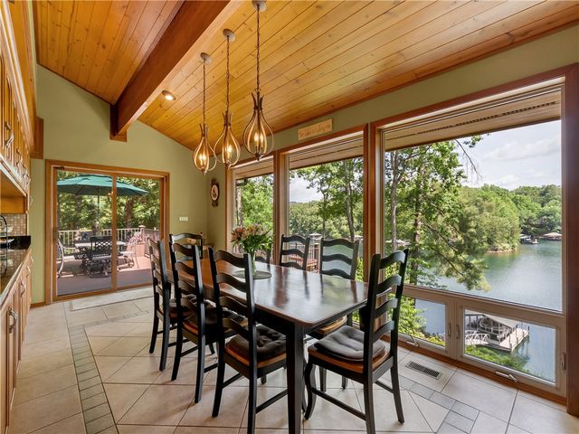 673 Lake Breeze Lane, Salem, SC 29676