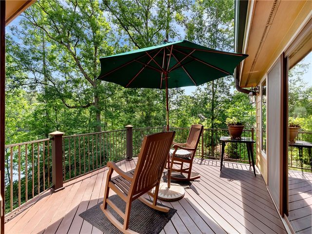 673 Lake Breeze Lane, Salem, SC 29676