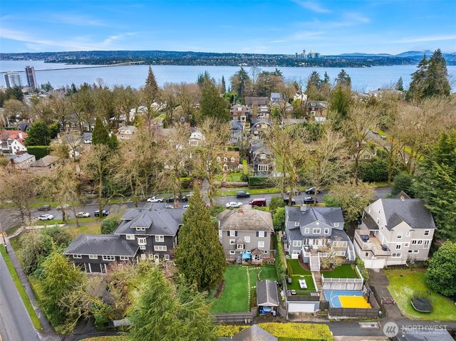 1021 34th Avenue E, Seattle, WA 98112