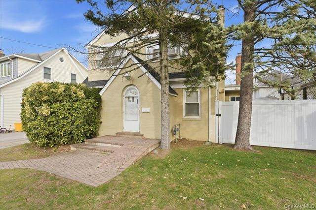 422 Cedarhurst Avenue, Cedarhurst, NY 11516