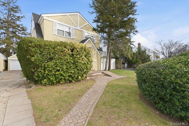 422 Cedarhurst Avenue, Cedarhurst, NY 11516