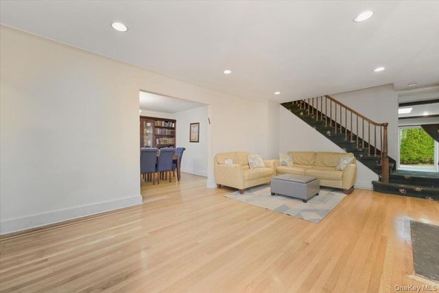 422 Cedarhurst Avenue, Cedarhurst, NY 11516