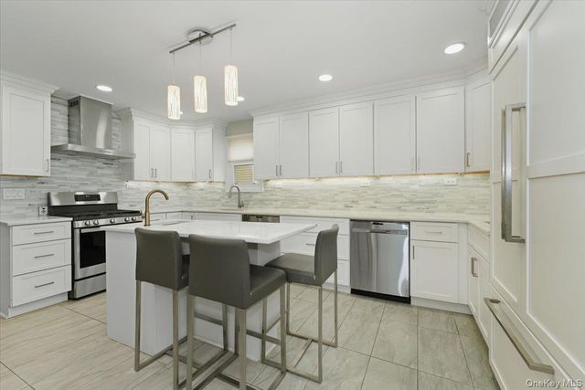 422 Cedarhurst Avenue, Cedarhurst, NY 11516