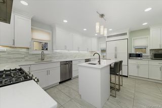 422 Cedarhurst Avenue, Cedarhurst, NY 11516