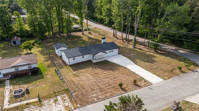 8561 Hickory Lane, Lithia Springs, GA 30122