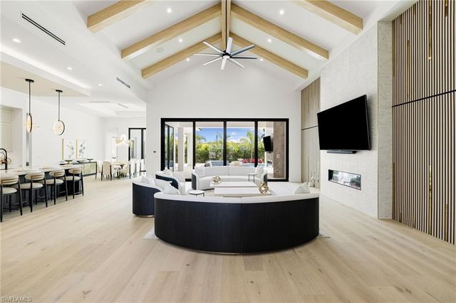 620 94th AVE N, Naples, FL 34108