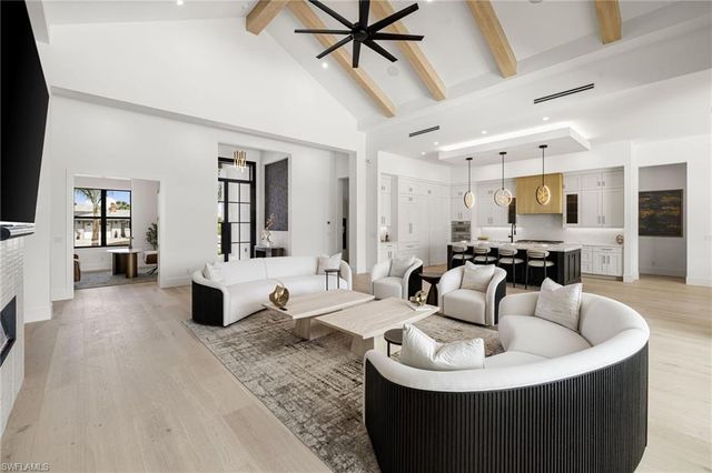 620 94th AVE N, Naples, FL 34108