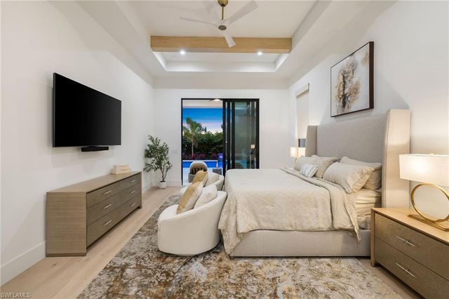 620 94th AVE N, Naples, FL 34108