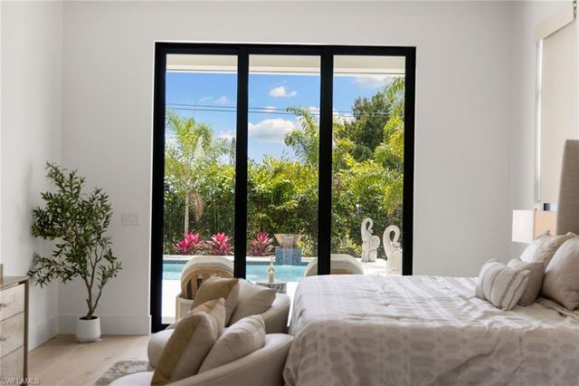 620 94th AVE N, Naples, FL 34108