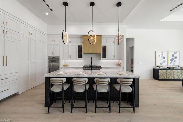 620 94th AVE N, Naples, FL 34108