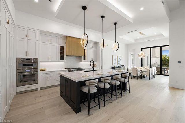 620 94th AVE N, Naples, FL 34108