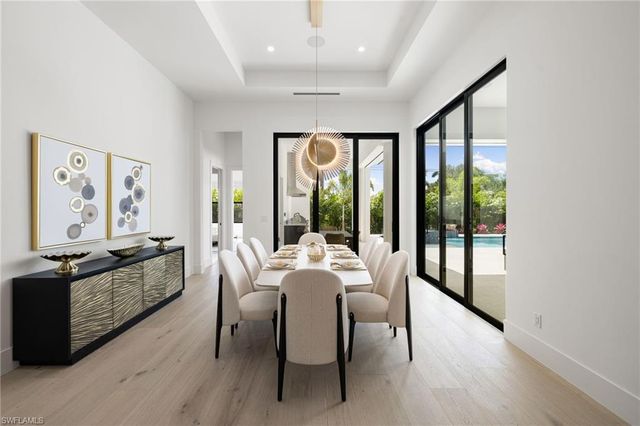 620 94th AVE N, Naples, FL 34108