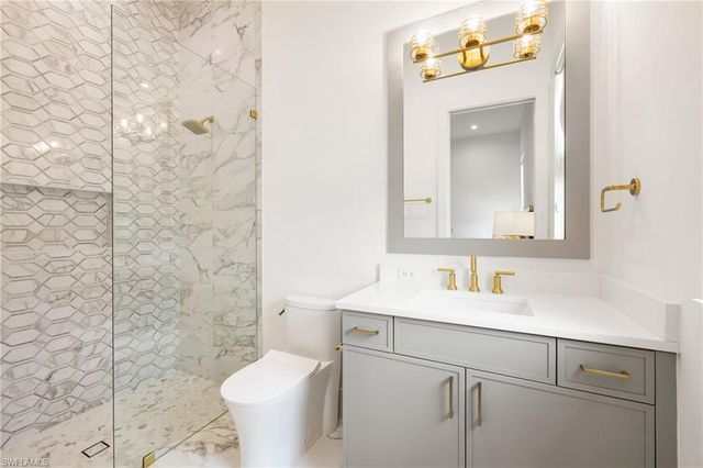 620 94th AVE N, Naples, FL 34108