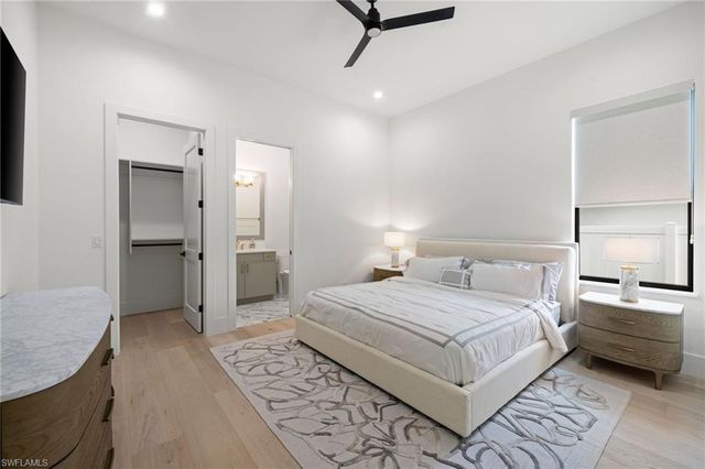 620 94th AVE N, Naples, FL 34108