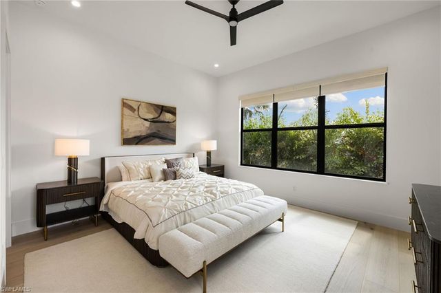 620 94th AVE N, Naples, FL 34108