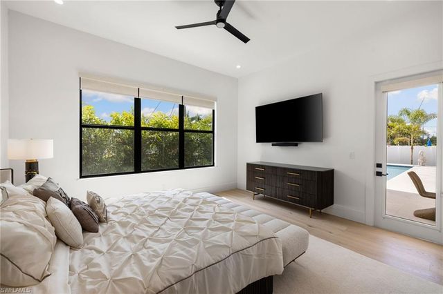 620 94th AVE N, Naples, FL 34108