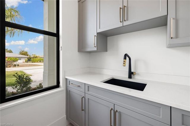 620 94th AVE N, Naples, FL 34108