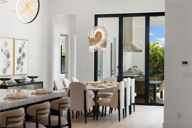 620 94th AVE N, Naples, FL 34108