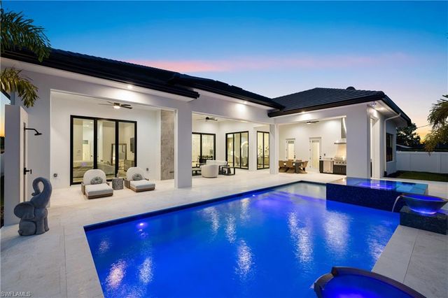 620 94th AVE N, Naples, FL 34108