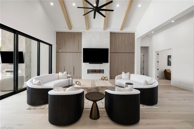 620 94th AVE N, Naples, FL 34108