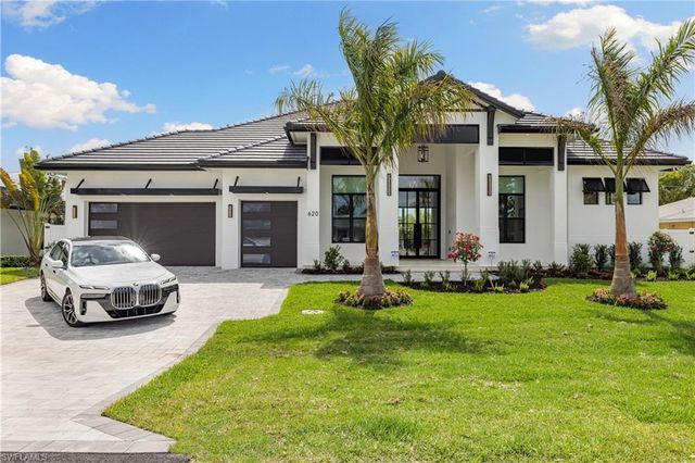 620 94th AVE N, Naples, FL 34108