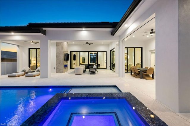 620 94th AVE N, Naples, FL 34108