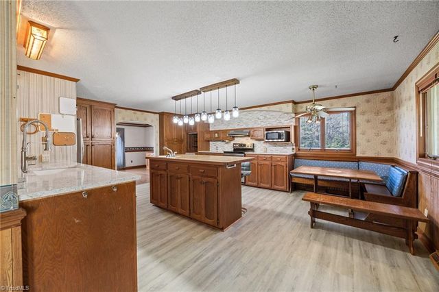 1463 Charlotte Highway, Mooresville, NC 28115