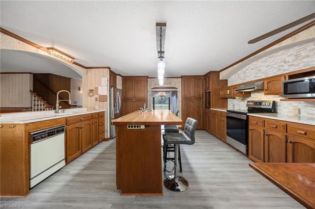 1463 Charlotte Highway, Mooresville, NC 28115